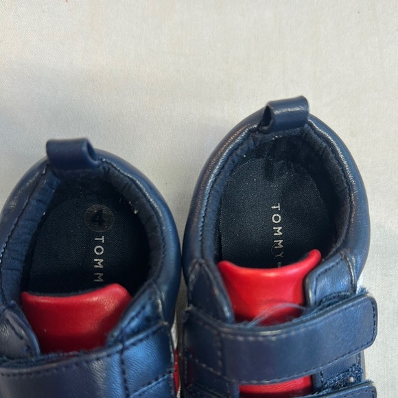 Tommy Hilfiger Blue and Red Sneakers with Sporty Design - Picture 7 of 7